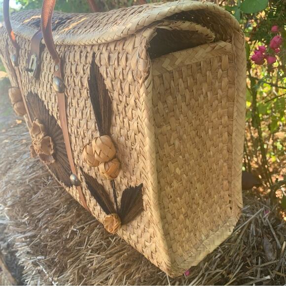 Large Woven Tote Wicker Rattan Vintage Leather Handwoven Mexican Tote Bag - Picture 5 of 15